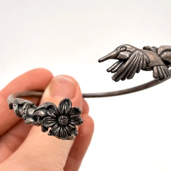 925 Vintage Floral Hummingbird & Flower Silver Bipass Bracelet - Picture 6 of 11